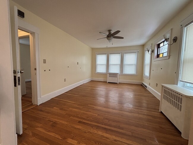 42 Chipman St in Medford, MA - Building Photo - Building Photo