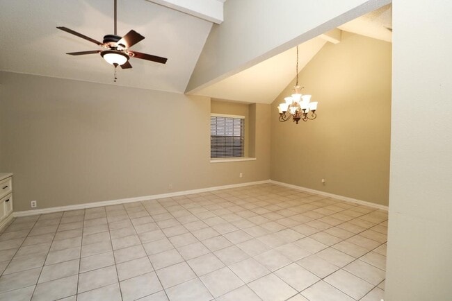 1402 Longhorn Dr in Laredo, TX - Building Photo - Building Photo