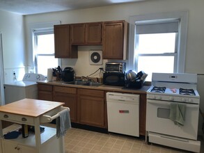 366 Highland Ave, Unit 1 in Somerville, MA - Building Photo - Building Photo