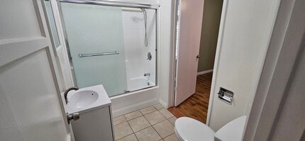 6916 Murietta Ave in Van Nuys, CA - Building Photo - Building Photo