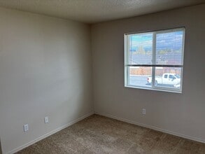 2061-2061 NE Wolverine Loop in Prineville, OR - Building Photo - Building Photo