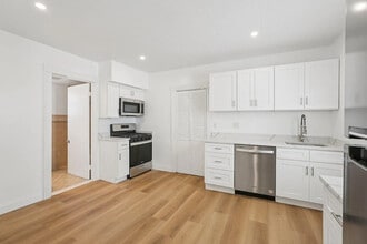 332 Locust Ave, Unit First Floor Locust in Port Chester, NY - Foto de edificio - Building Photo