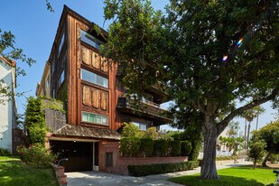 817 10th St, Unit #206 in Santa Monica, CA - Building Photo
