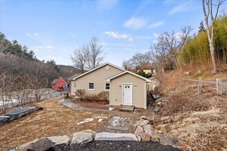 1602 Greenwood Lake Turnpike in West Milford, NJ - Building Photo - Building Photo