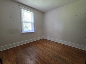 102 Collingwood St in Kingston, ON - Building Photo - Building Photo
