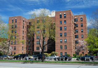 1075 Ocean Pky in Brooklyn, NY - Building Photo - Building Photo