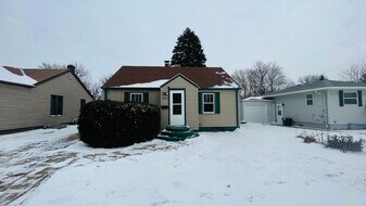 1615 S Main St in Aberdeen, SD - Building Photo