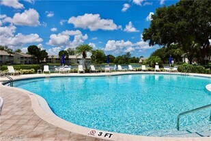 13040 Castle Harbour Dr, Unit 1 in Naples, FL - Building Photo