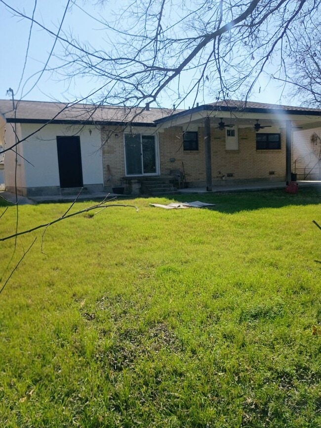 702 S 1st St in Copperas Cove, TX - Building Photo - Building Photo