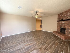 5110 W Wood Dr in Glendale, AZ - Foto de edificio - Building Photo