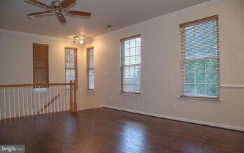 8986 Harrover Pl in Lorton, VA - Foto de edificio - Building Photo