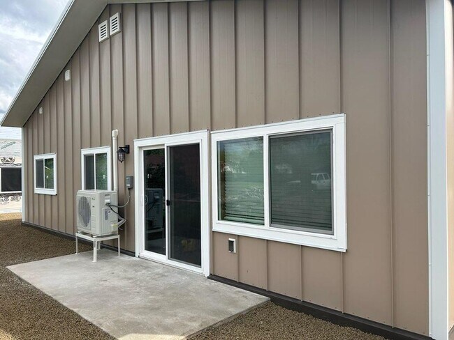 320 Lupine Lp in La Grande, OR - Building Photo - Building Photo