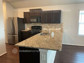 9724 Marbach Brk in San Antonio, TX - Building Photo - Building Photo