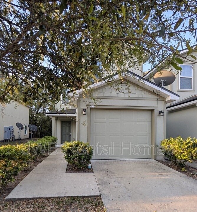 7832 Playschool Ln in Jacksonville, FL - Building Photo