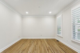 5032 Hickory Hills Dr in Woodstock, GA - Building Photo - Building Photo