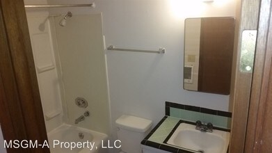 14346 32nd Ave NE in Seattle, WA - Building Photo - Building Photo