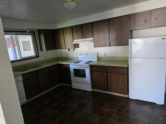 1157 Picture St in Independence, OR - Foto de edificio - Building Photo