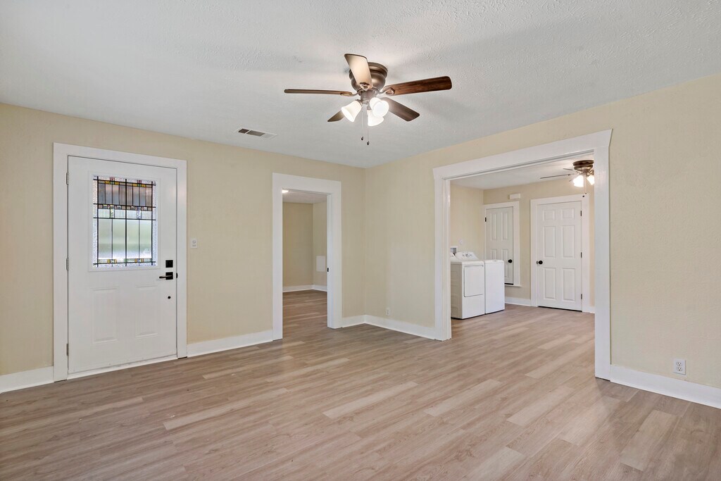 2185 W Cherry St Rentals in Paris, TX