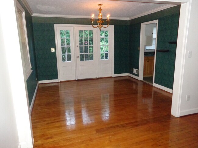 2 E 54th St in Savannah, GA - Building Photo - Building Photo