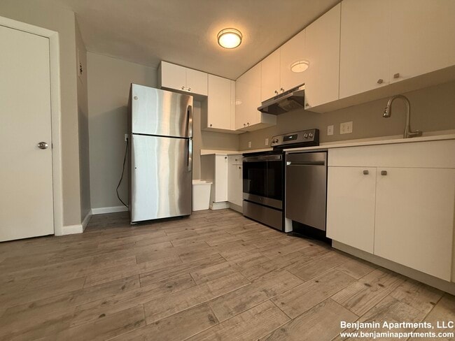 50 Evergreen St, Unit 37 in Boston, MA - Foto de edificio - Building Photo