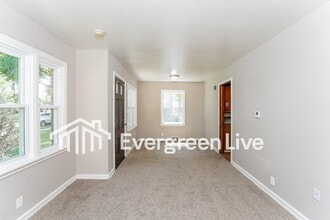 5019 N 24th St in Milwaukee, WI - Building Photo - Building Photo