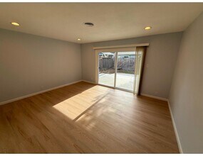 546 Ella Dr in San Jose, CA - Building Photo - Building Photo