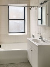 522 W Briar Pl, Unit 2K in Chicago, IL - Foto de edificio - Building Photo