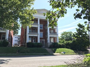 Carpathia in Kansas City, MO - Foto de edificio - Building Photo