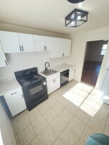 9921 Sloane Square in St. Louis, MO - Building Photo