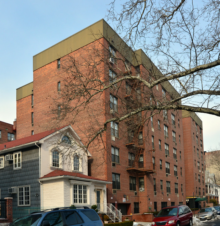 1580 E 18th St in Brooklyn, NY - Building Photo