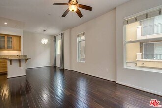 4050 Glencoe Ave, Unit 215 in Marina Del Rey, CA - Building Photo - Building Photo