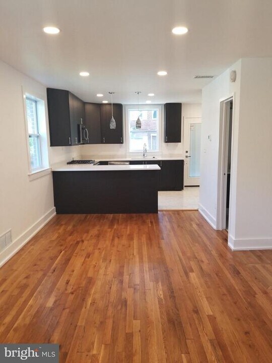 3611 Edison St in Alexandria, VA - Building Photo