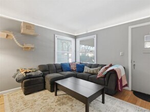 922 N Maple Ave in Royal Oak, MI - Building Photo - Building Photo