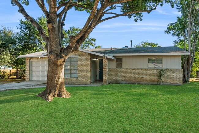 2414 Rutledge St in San Antonio, TX - Building Photo - Building Photo