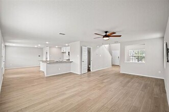 7904 Schooner Dr. in Fort Worth, TX - Foto de edificio - Building Photo