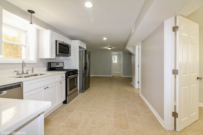 4343 W Drummond Pl in Chicago, IL - Building Photo - Building Photo