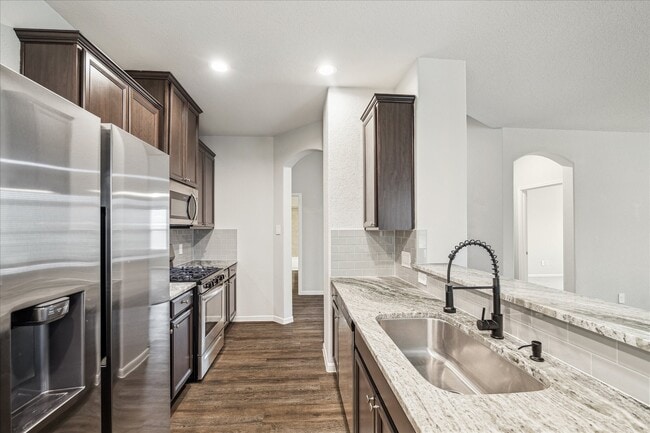 property at 935 Golden Willow Ln