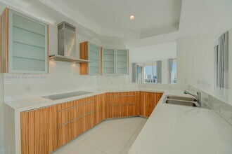 4100 Island Blvd in Aventura, FL - Building Photo - Building Photo