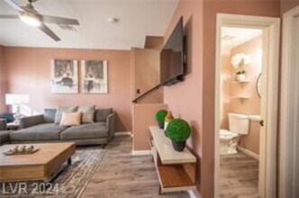 1317 Silver Sierra St in Las Vegas, NV - Foto de edificio - Building Photo