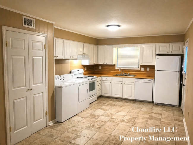 207 James Cir in Oxford, MS - Building Photo - Building Photo