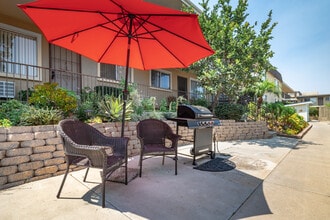 Pomerado Gardens Apartments in Poway, CA - Foto de edificio - Building Photo