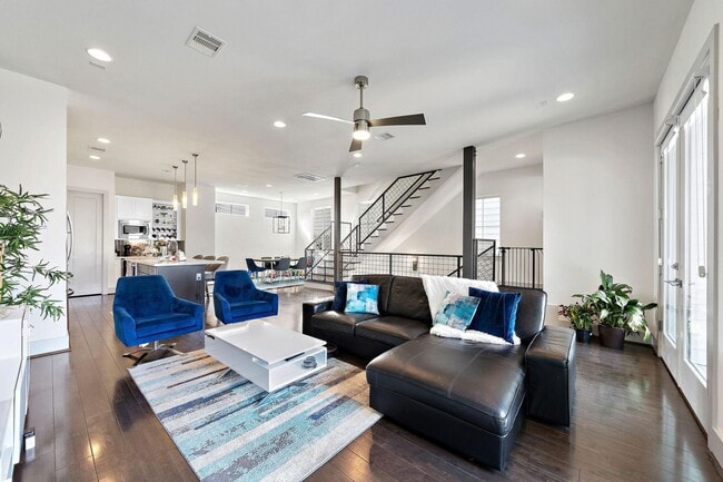 property at 4621 Chartres St