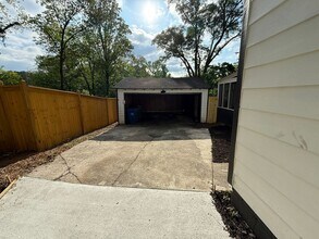 34 Holly Rd NW in Atlanta, GA - Building Photo - Building Photo