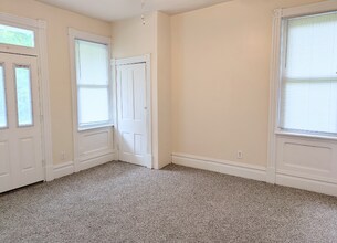 1807 11th St in Beaver Falls, PA - Building Photo - Building Photo