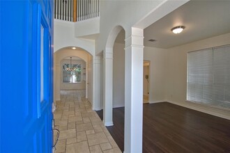 2423 Falcon Dr in Round Rock, TX - Building Photo - Building Photo