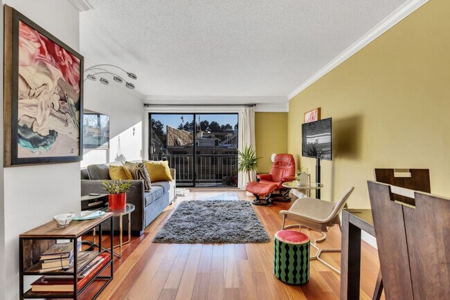 2040 Cornwall Ave in Vancouver, BC - Building Photo - Building Photo