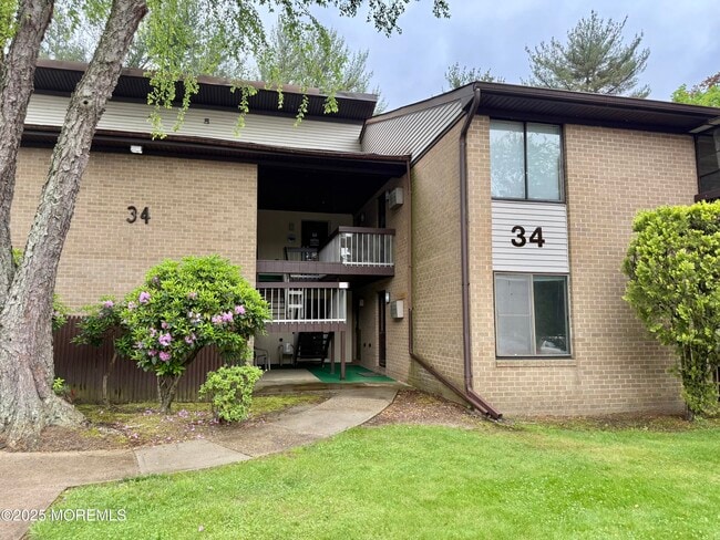 property at 34 Meadow Green Cir