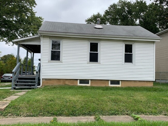 property at 1217 Myers Ave