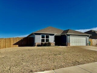 920 Queen St in Centerton, AR - Building Photo - Building Photo