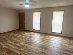 22 Dean Cv in Jackson, TN - Foto de edificio - Building Photo